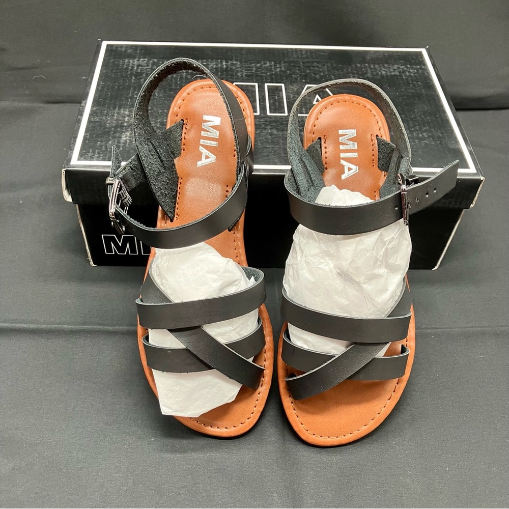 New in Box MIA Gita Black Strappy Sandals 6.5M G596921